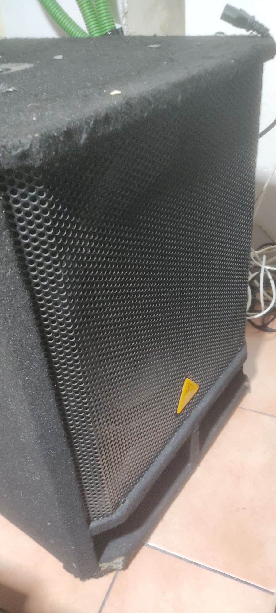 Subs Behringer 18"