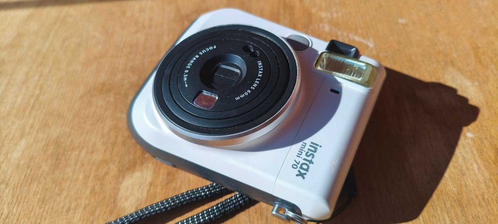 Фотоапарат Fujifilm INSTAX Mini 70