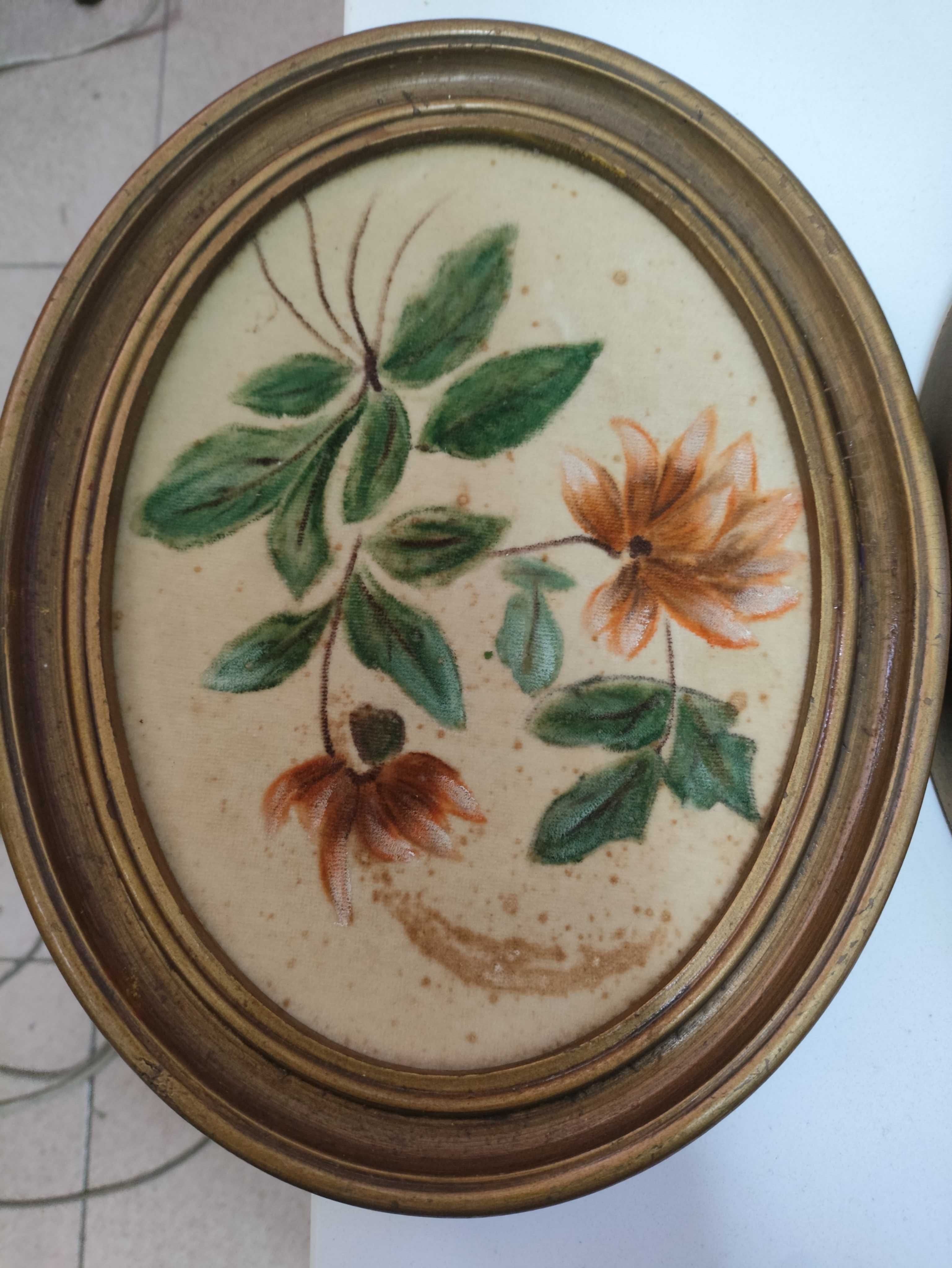 Antigos Quadros com Molduras Ovais tema Flores