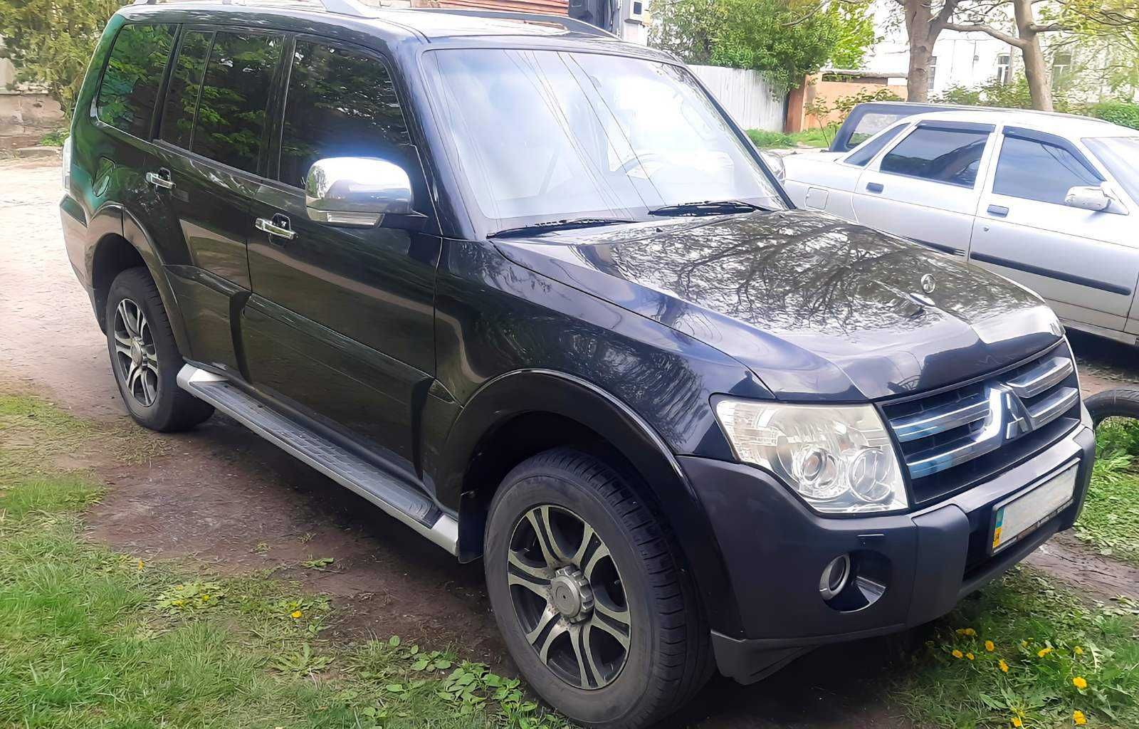 Mitsubishi Pajero Wagon 4