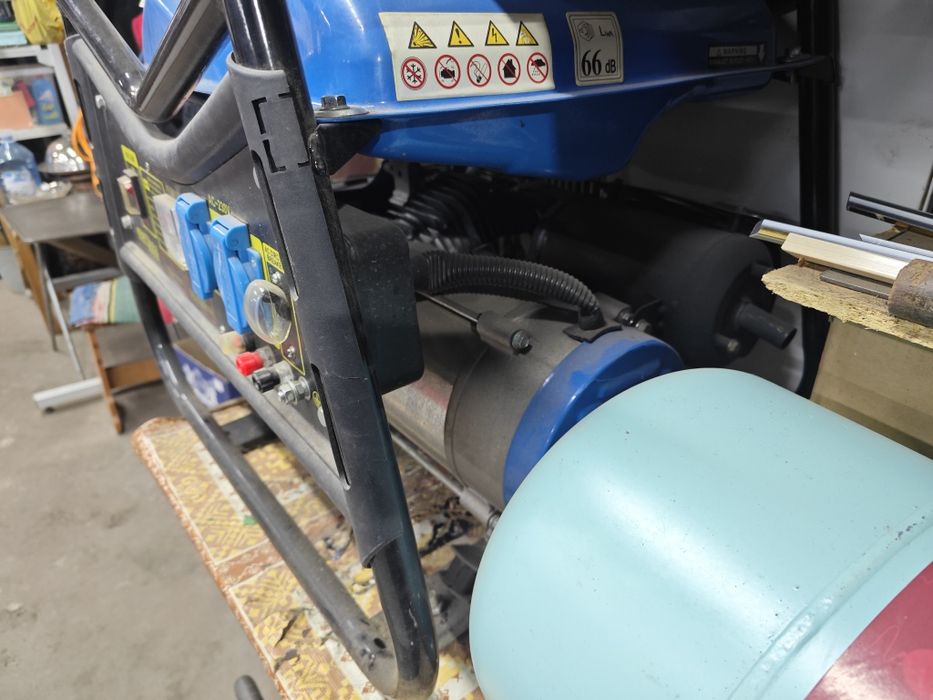 Продам Генератор 3.5 кВт