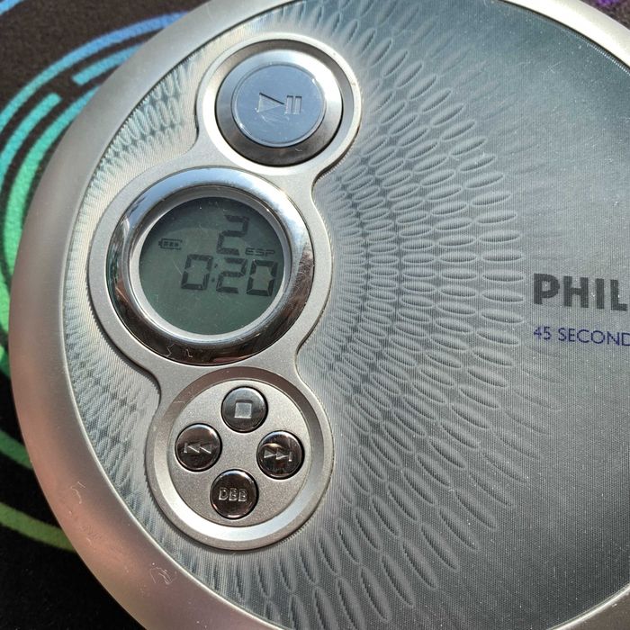 Портативний CD програвач Philips AX2400 та інші плеєри