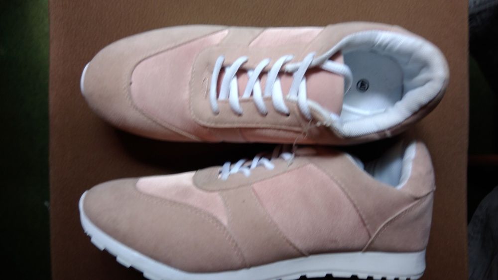 Ténis casual, 39 e 40, senhora, novos.