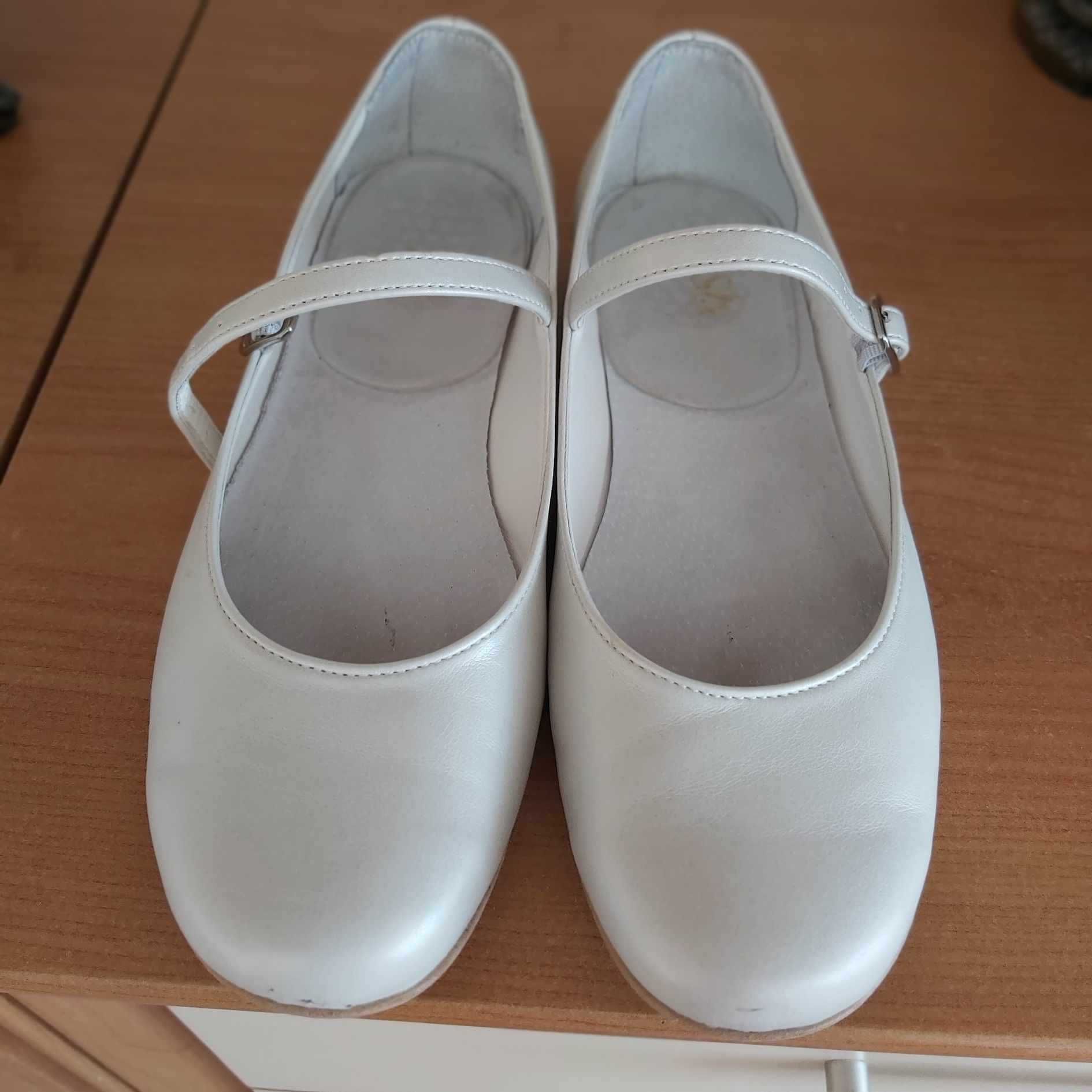 Dodatki komunijne SLY  Bolerko r. 146 torebka opaska buty r. 36