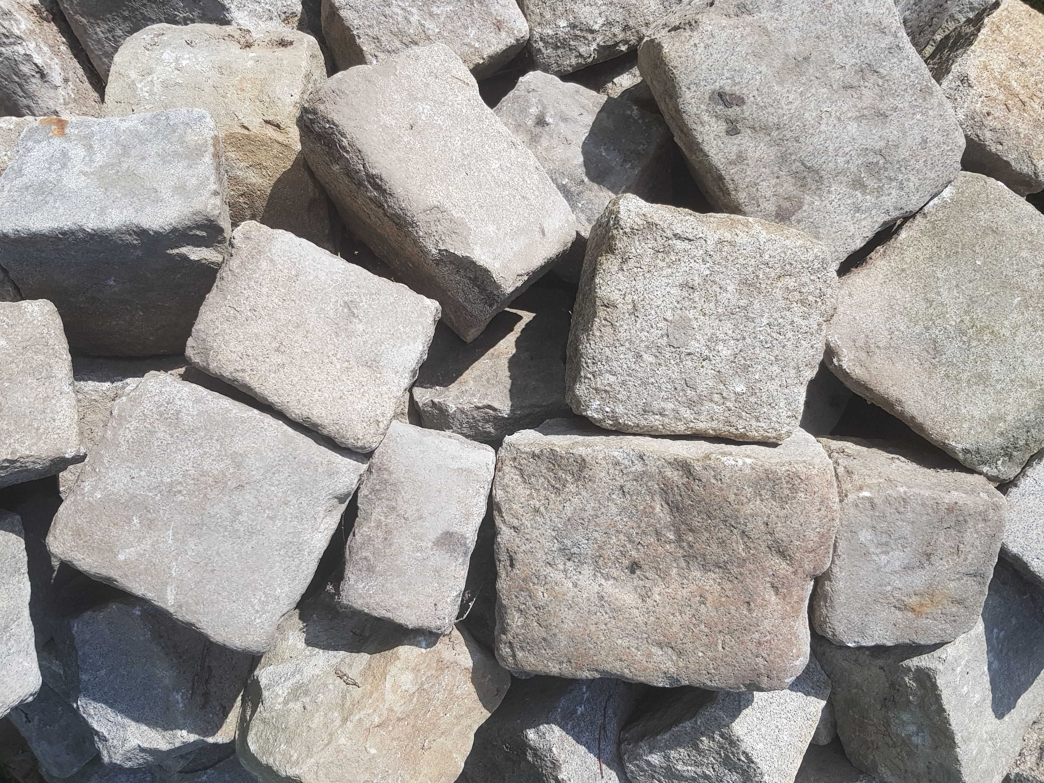 Kostka brukowa granitowa "poniemiecka", duża - OKAZJA,TANIO !