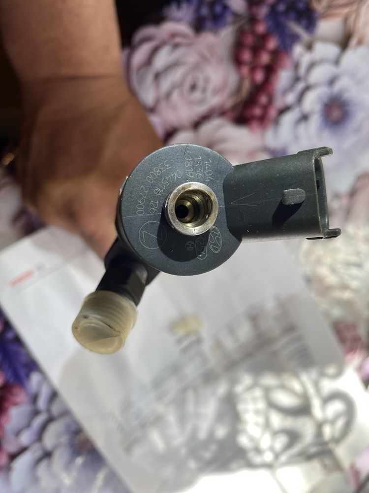 0445110126 (BOSCH) Форсунка дизель Bosch 2.0CRDI 16V