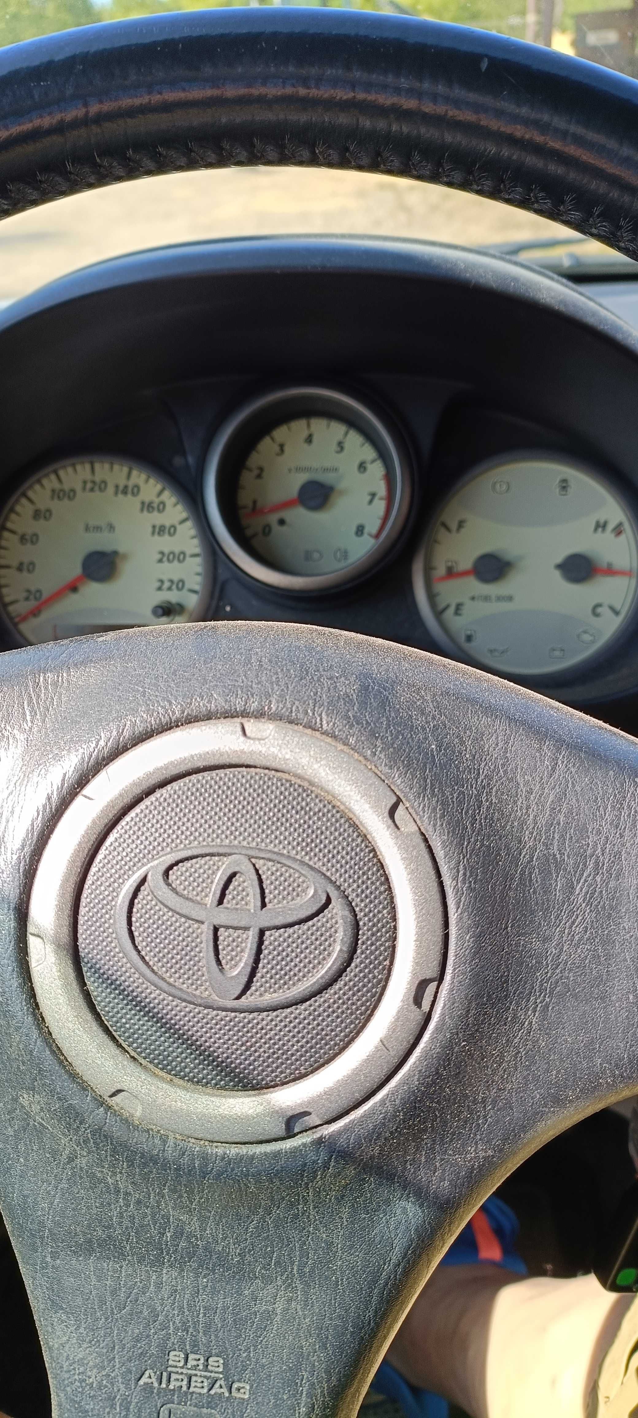 Toyota Rav 4     2.0