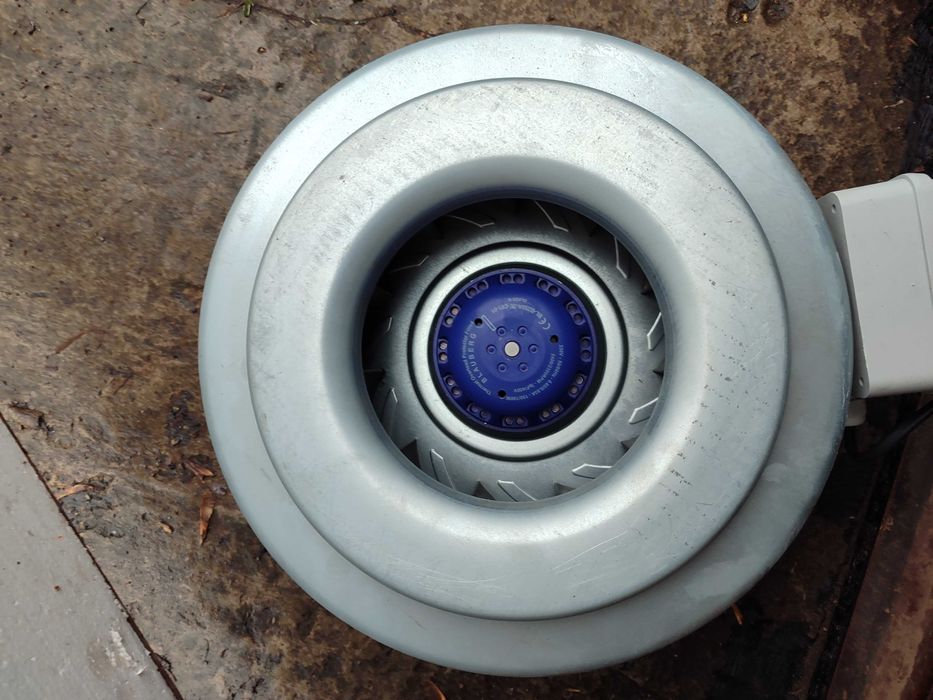 Канальный вентилятор Вентс ВКМц 250