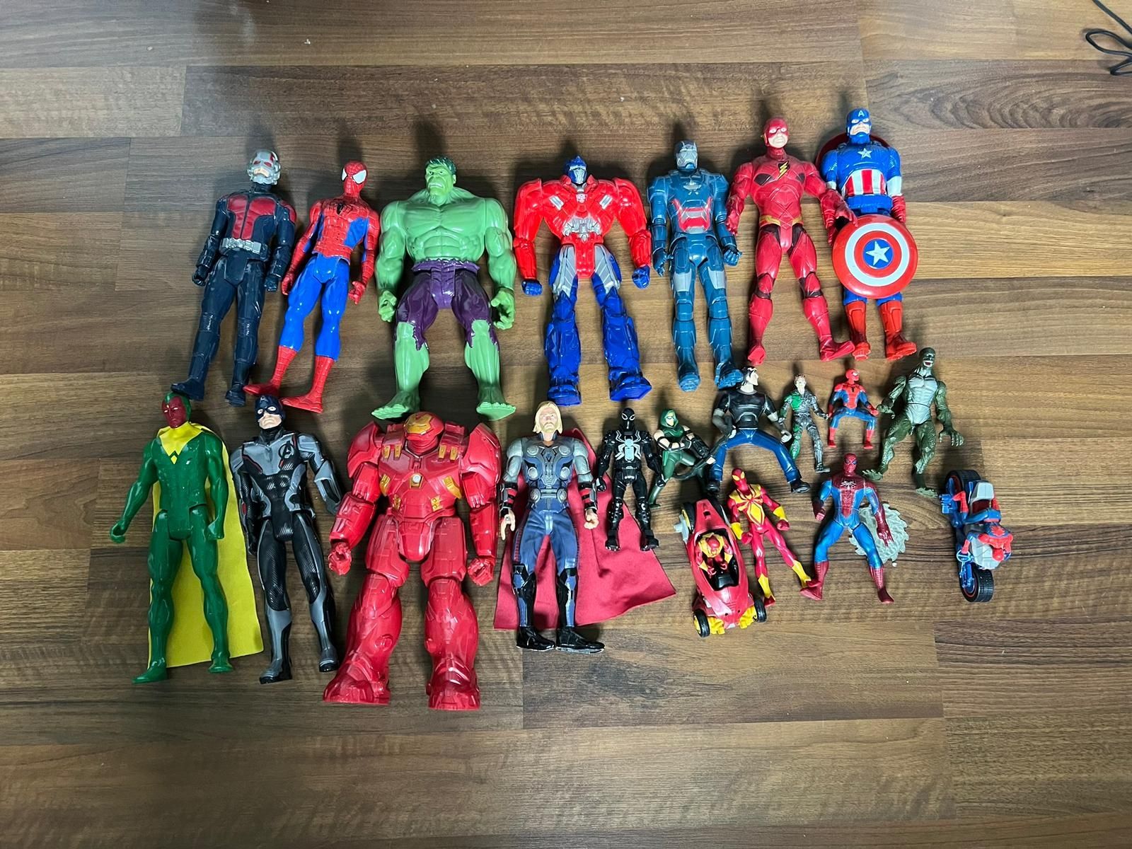 Figurki superbohaterów