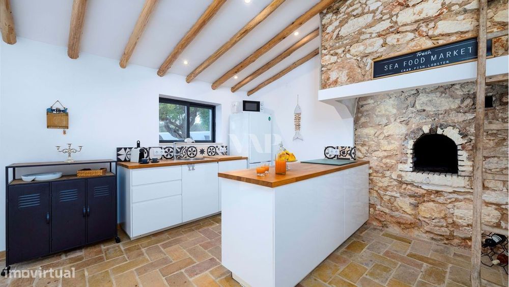 Moradia geminada V3 renovada para venda com piscina privada em Bolique