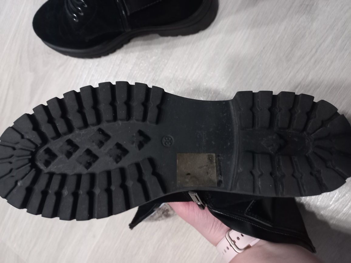 Чорні зимні чоботи, 38 розмір
