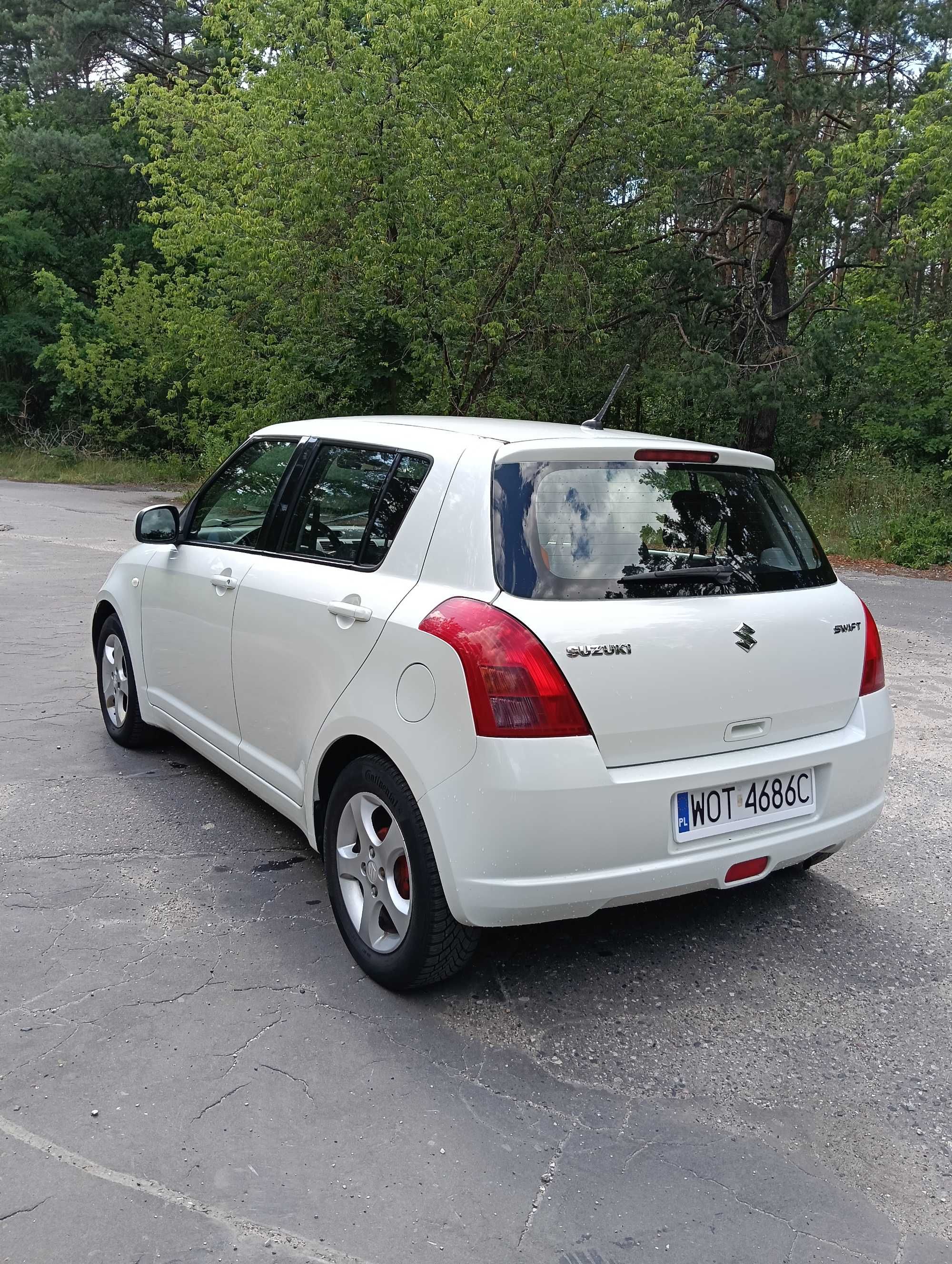Suzuki Swift 1.3 biała perła 92KM 2006rok benzyna