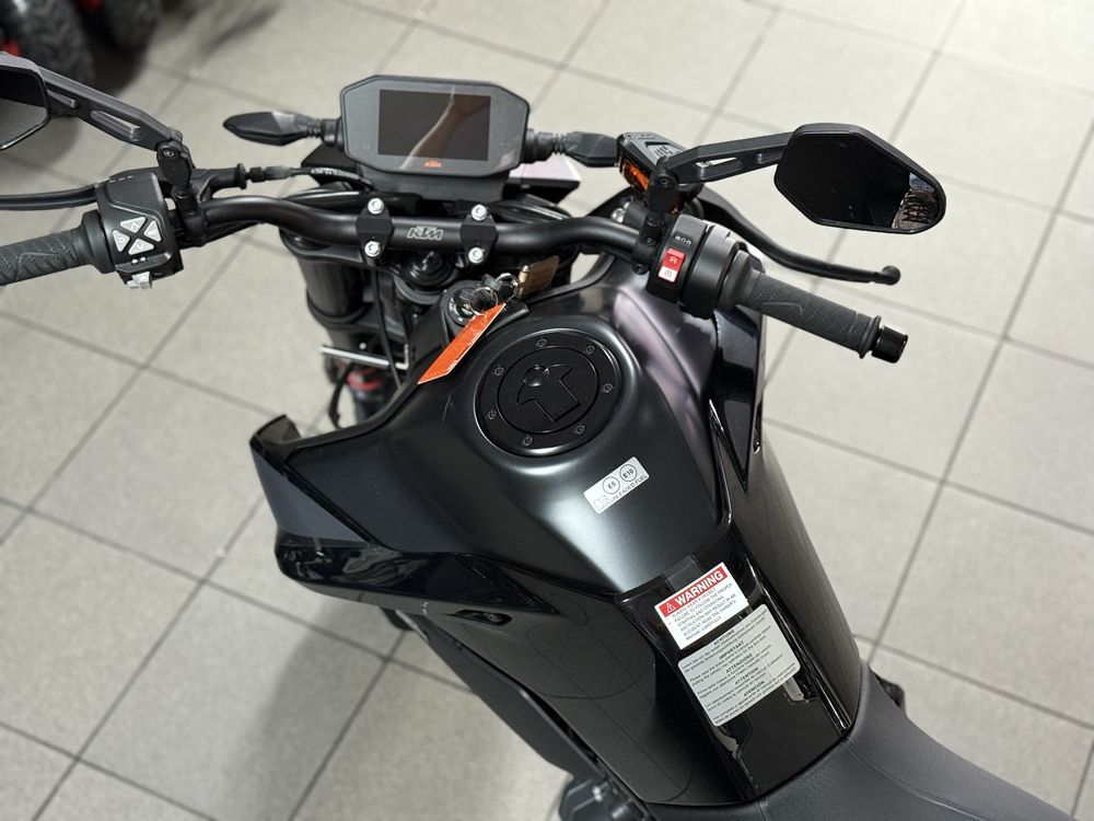 KTM DUKE 890 !apenas 19kms!
