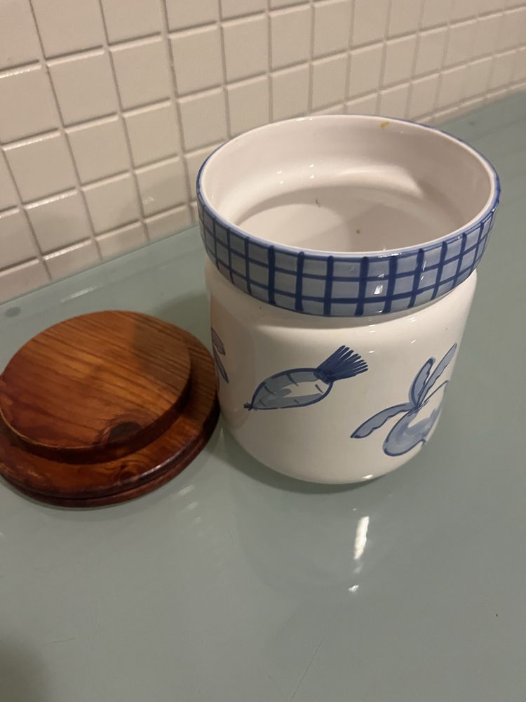 Salairo cilindrico com tampa