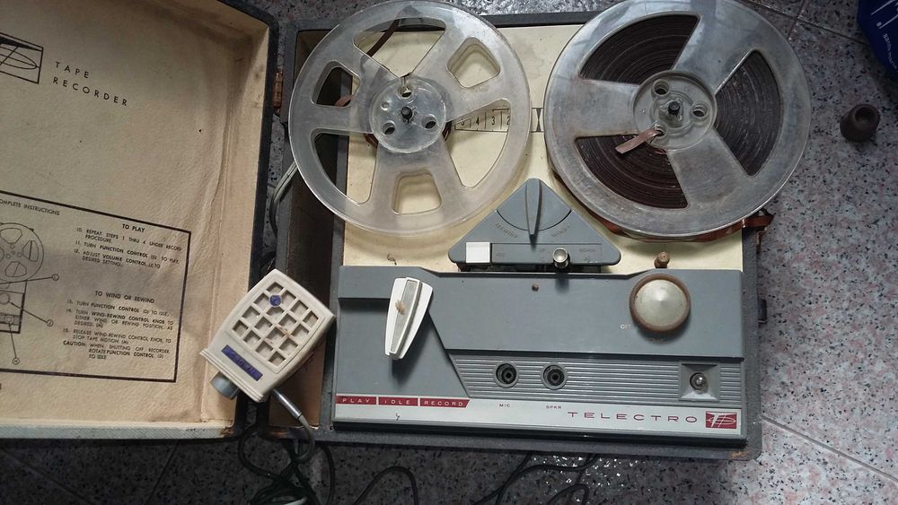 Gravador de fita vintage (1960)