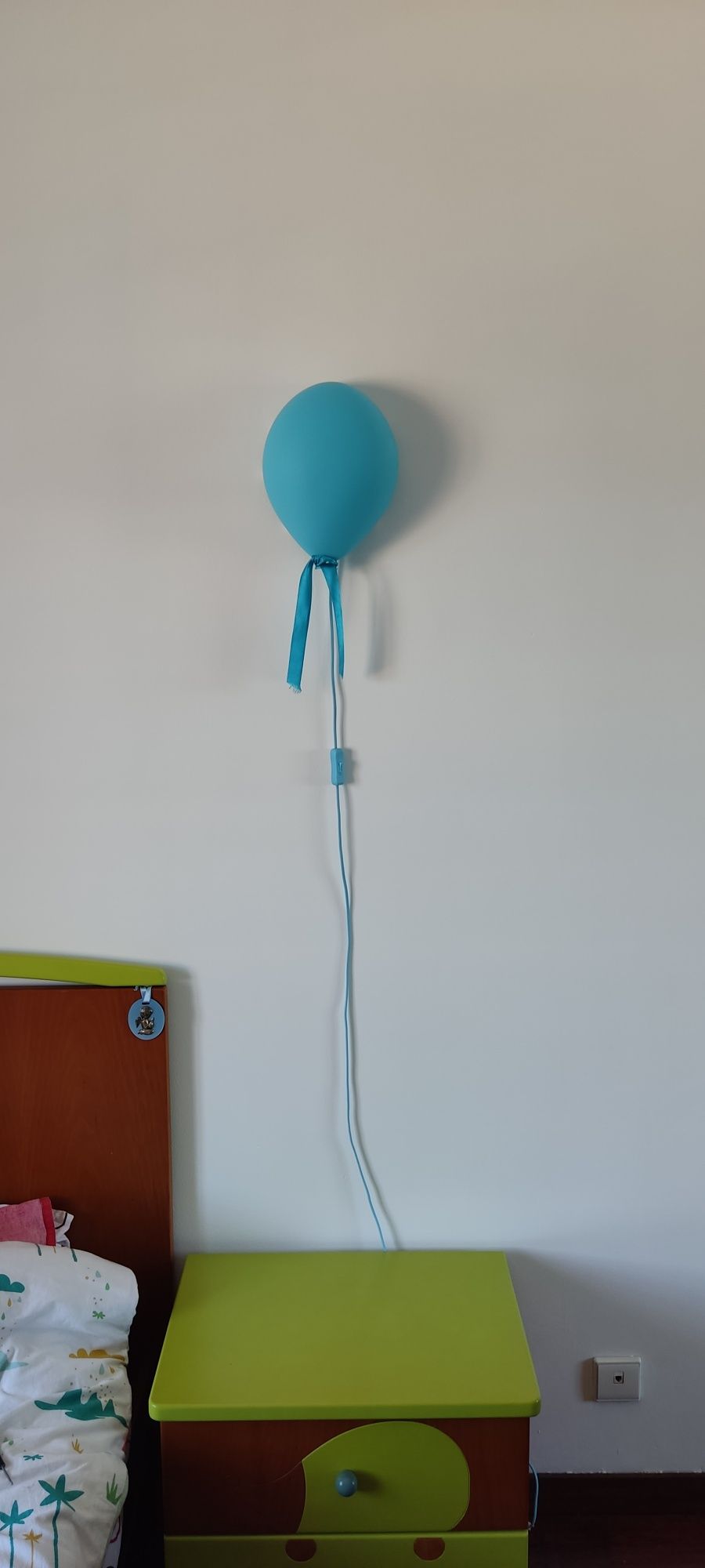 Candeeiro criança balão azul