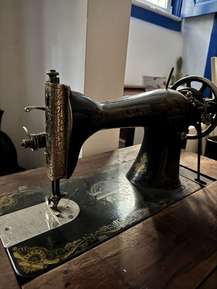 Mesa de costura máquina Singer
