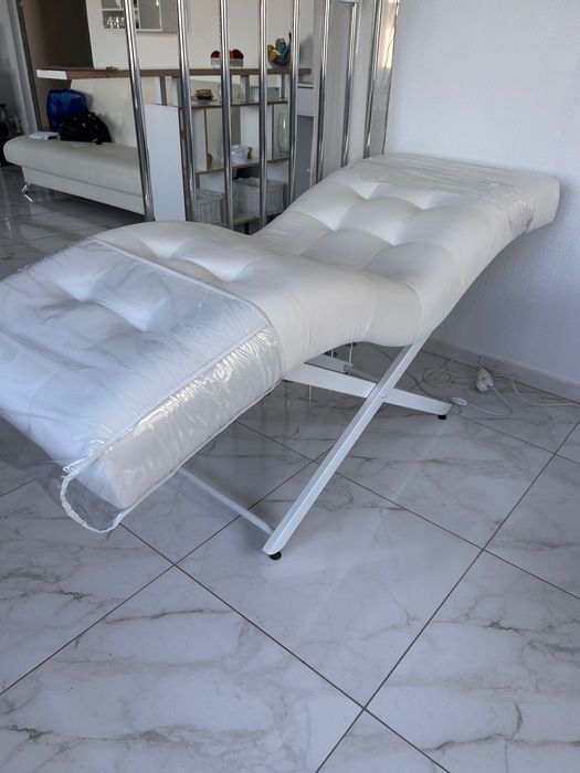 Анатомічна кушетка