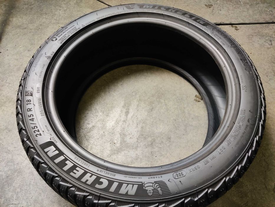шини зимові Michelin Pilot Alpin5 R18 255 40-225 45 різноширокі