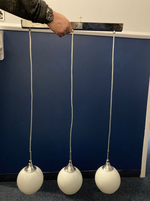 Potrójny żyrandol na długich linkach