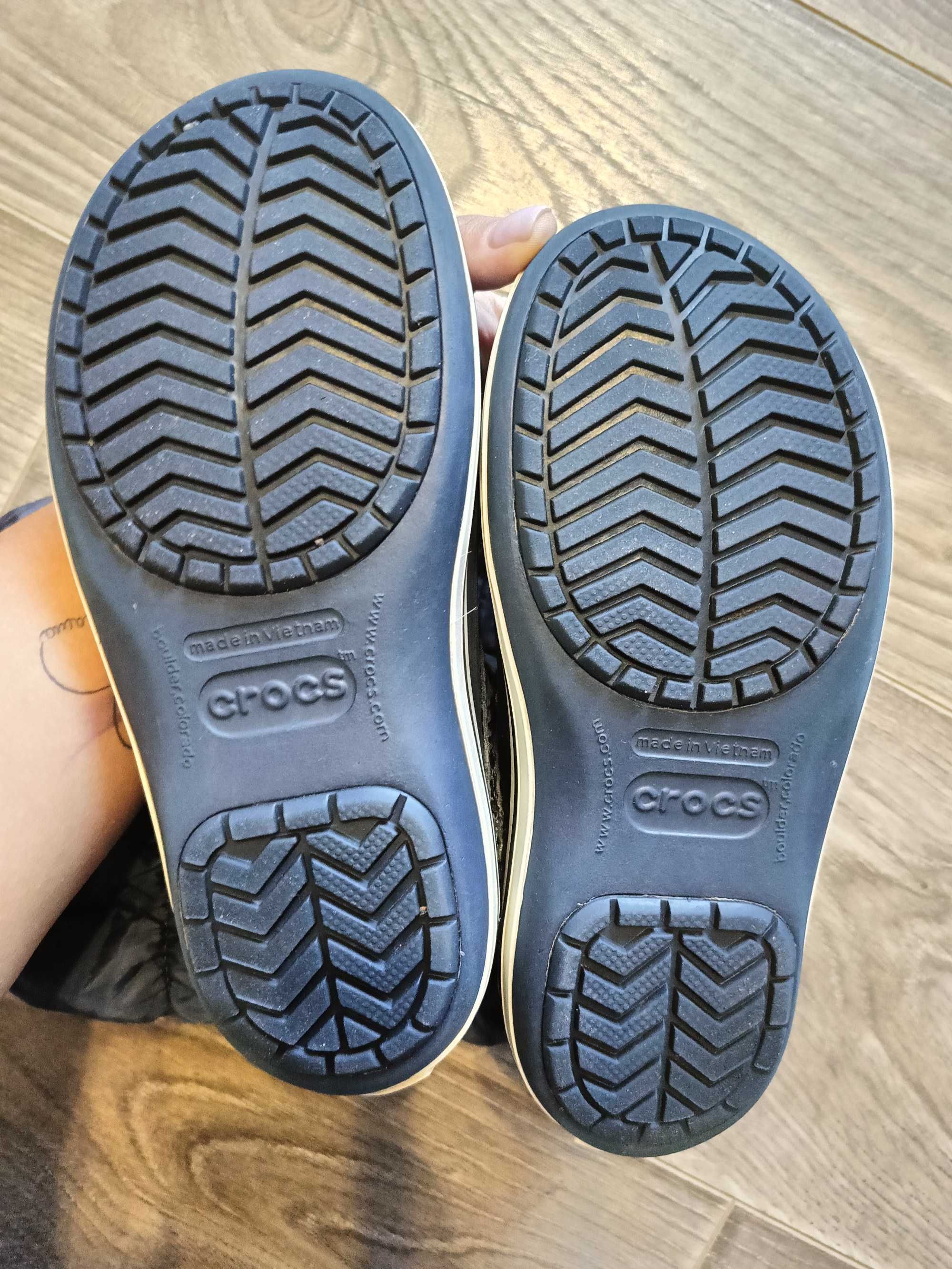Crocs w7 стан ідеальний