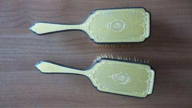 Conjunto de espelho e duas escovas em prata
