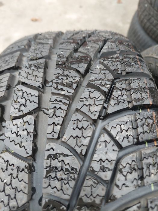 Продаються шини  205/50R 17