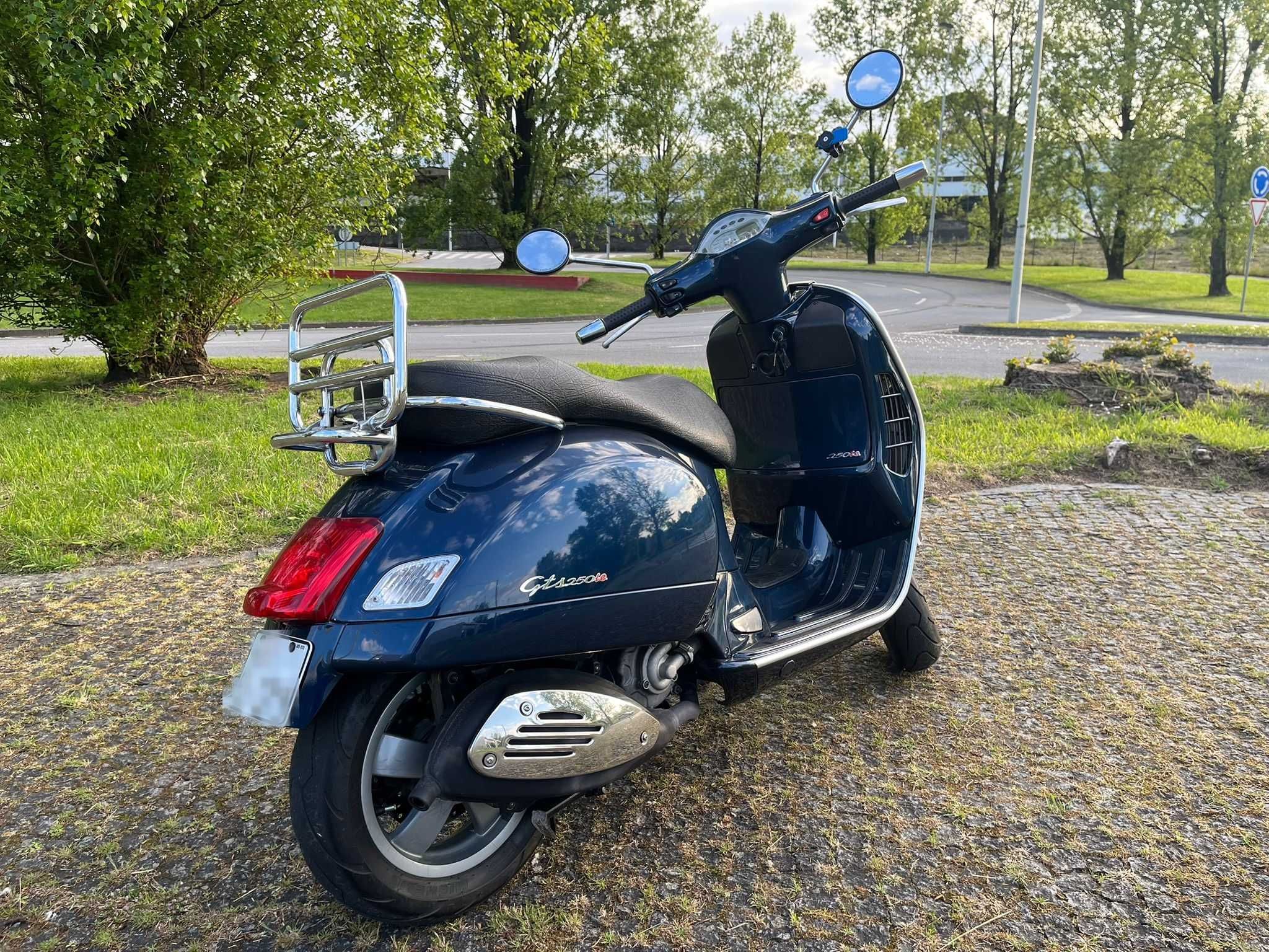 Vespa GTS 250ie - 9700 km