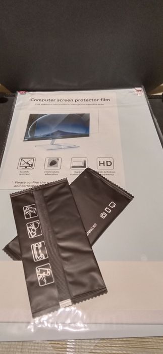 Защитная пленка .2 шт. Для ноутбука.