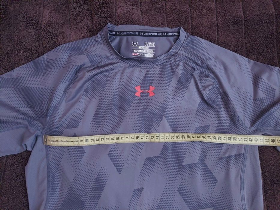 Футболка фірми under armor оригінал 

Розмір по бірці: XL /S

Привезен