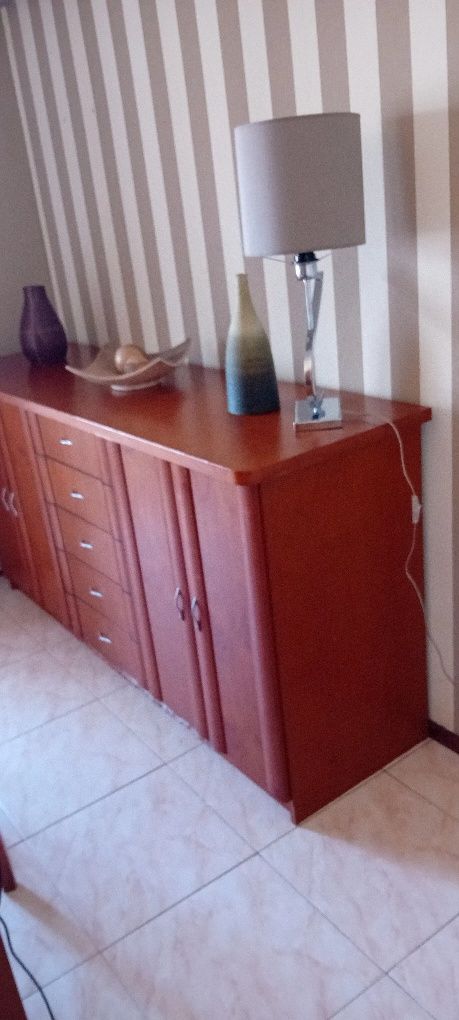Aparador sala em cerejeira usado