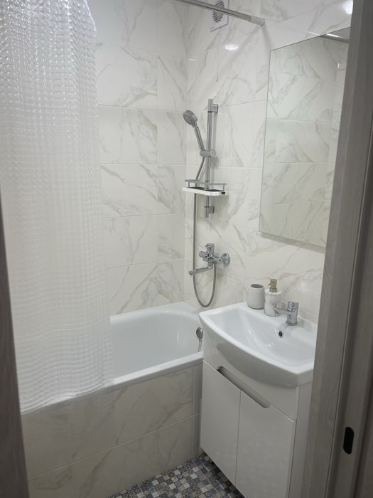 квартира 2 кімнатна посуточно подобово у м. Горішні Плавні