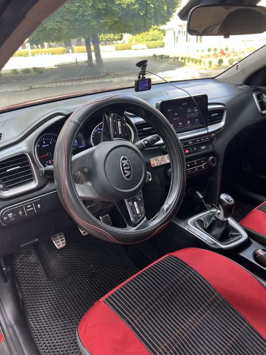 Продам Kia Ceed 2018