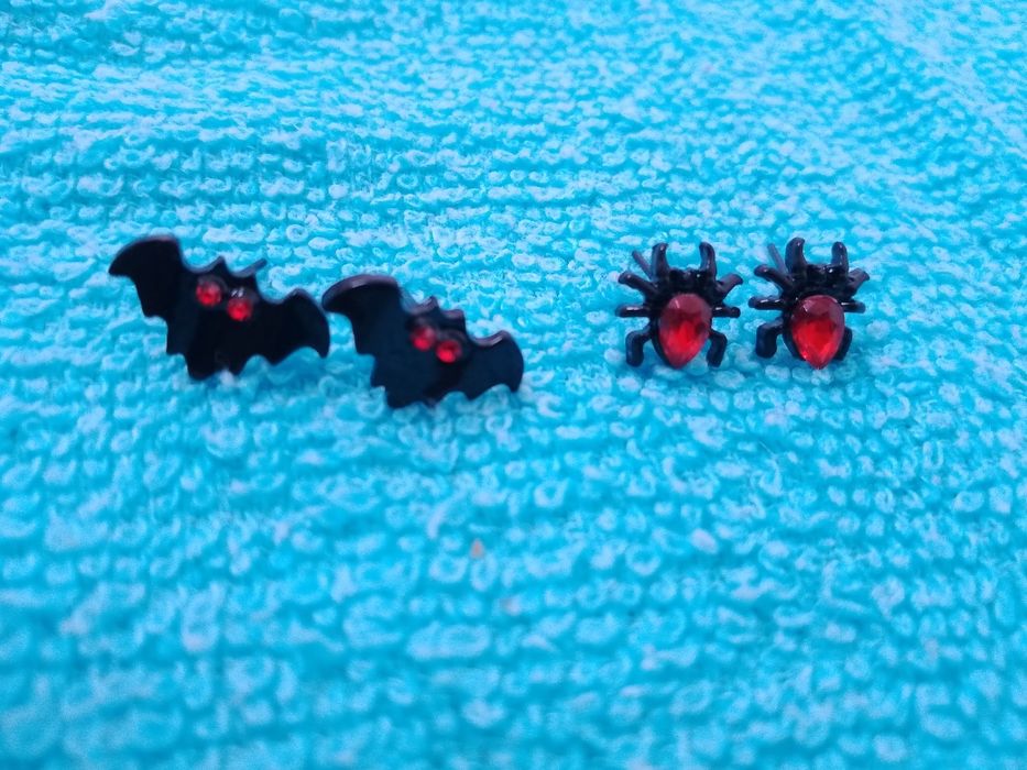 Лот біжутерія ципочки , буси , кільця , кулони .