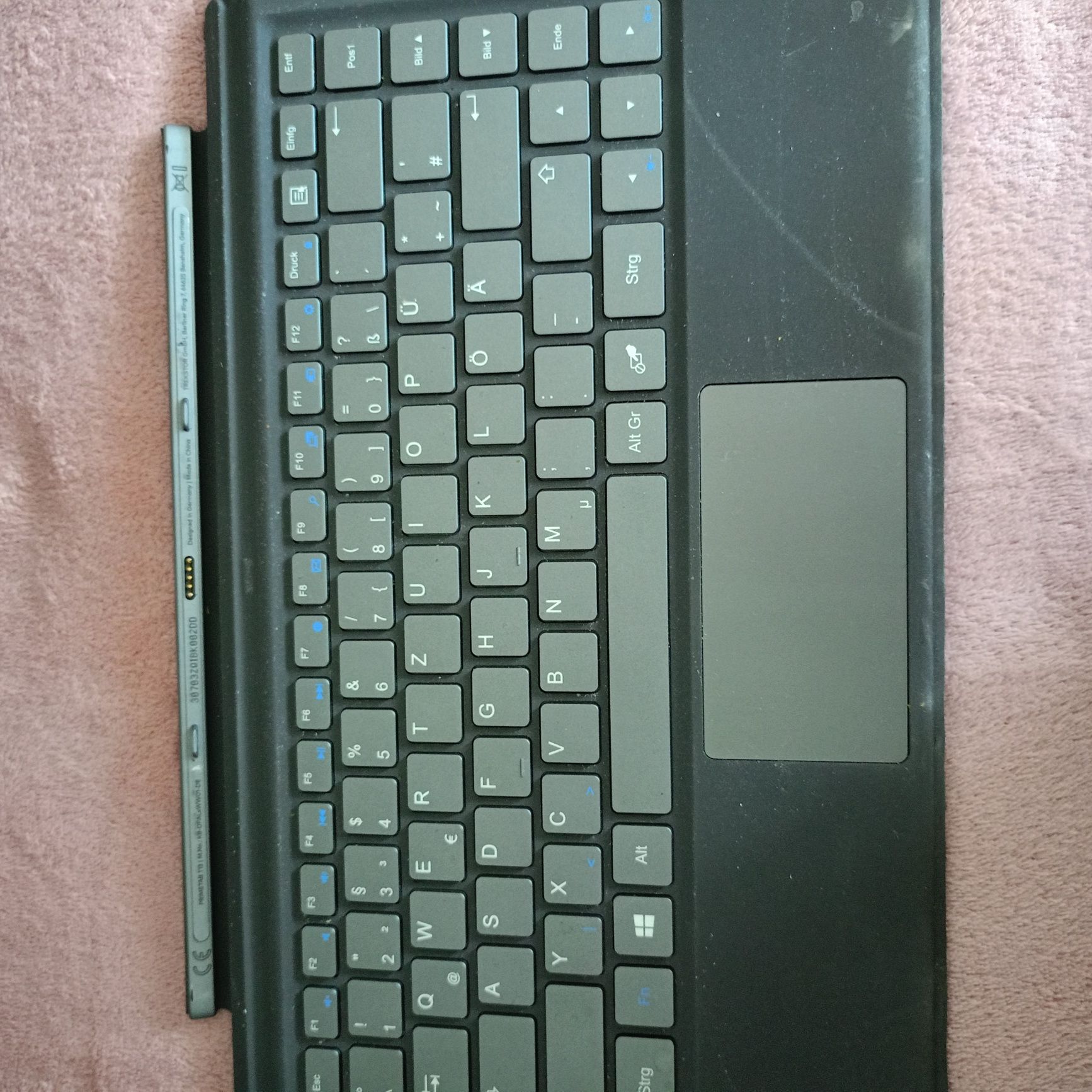 Tablet z funkcją laptopa