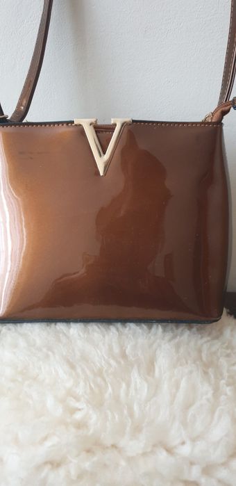 Torebka damska na ramię koloru brązowego