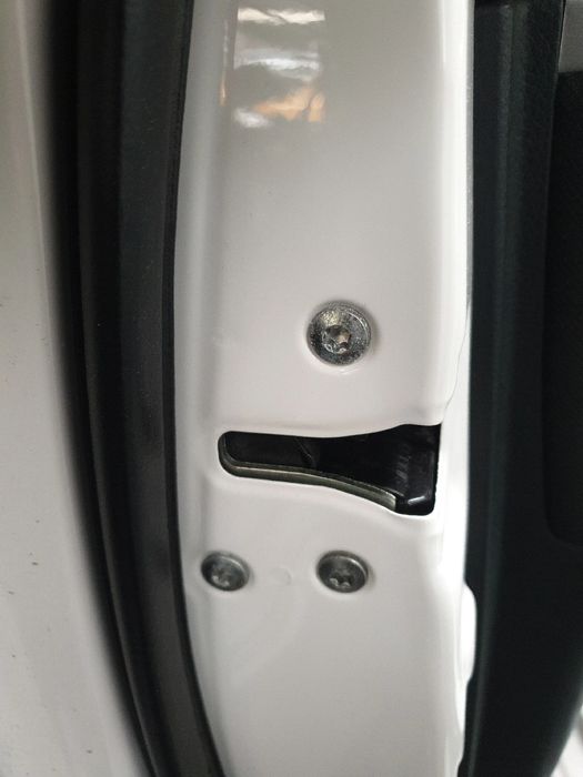 Fechadura / fecho porta frente esquerdo HYUNDAI i30 (GD)