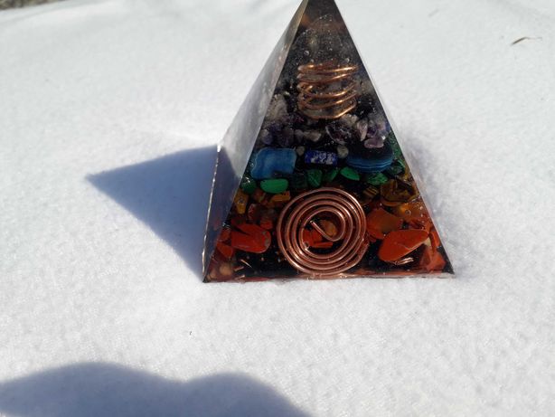 Orgonit Piramida szerokość 8.5 cm