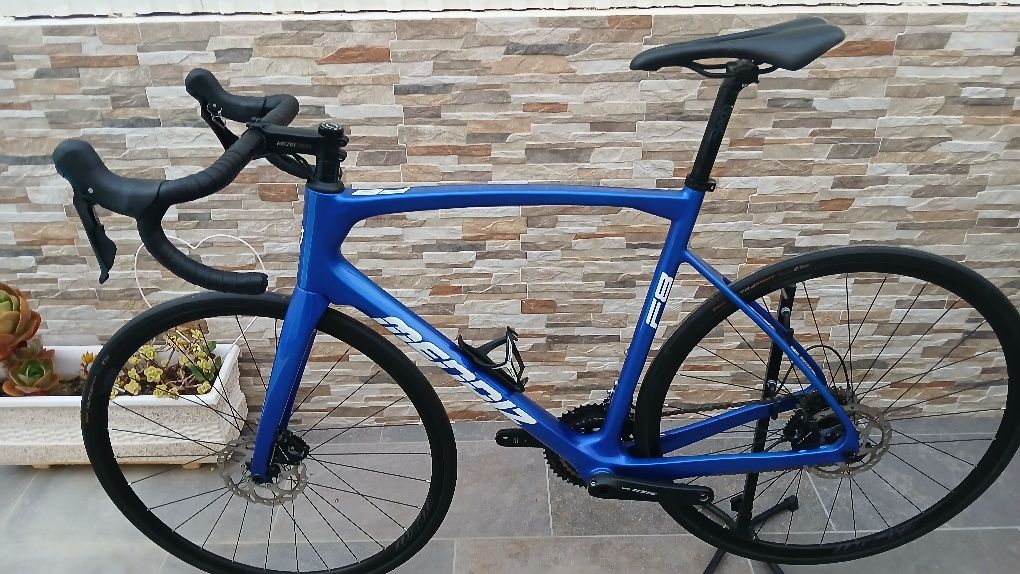 Bicicleta de estrada Em Carbono Mendiz F8 Disc,T:L 56" SEM RODAS