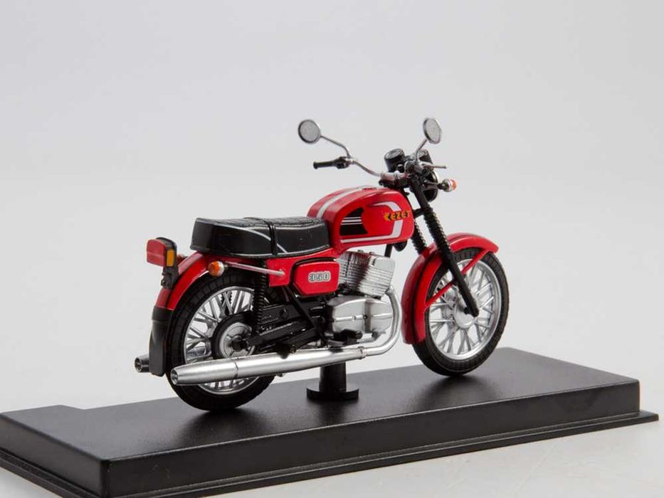 Журнал из серии Наши мотоциклы, №8 с моделью CZ-350/472 (1976)