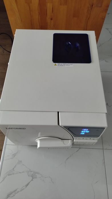Autoklaw sterylizator parowy Lafomed LF-8L z drukarką