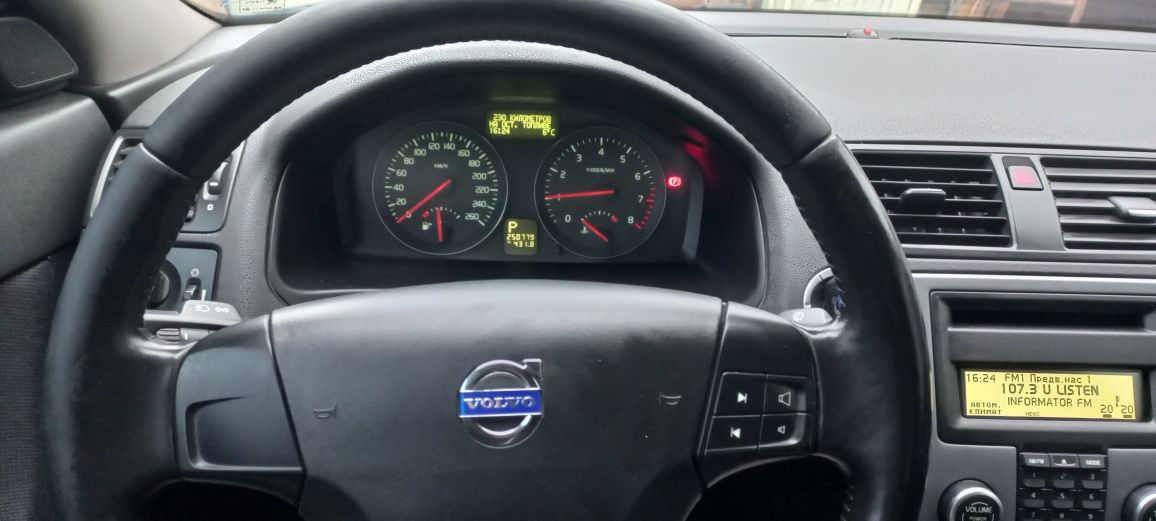 Авто volvo  s 40