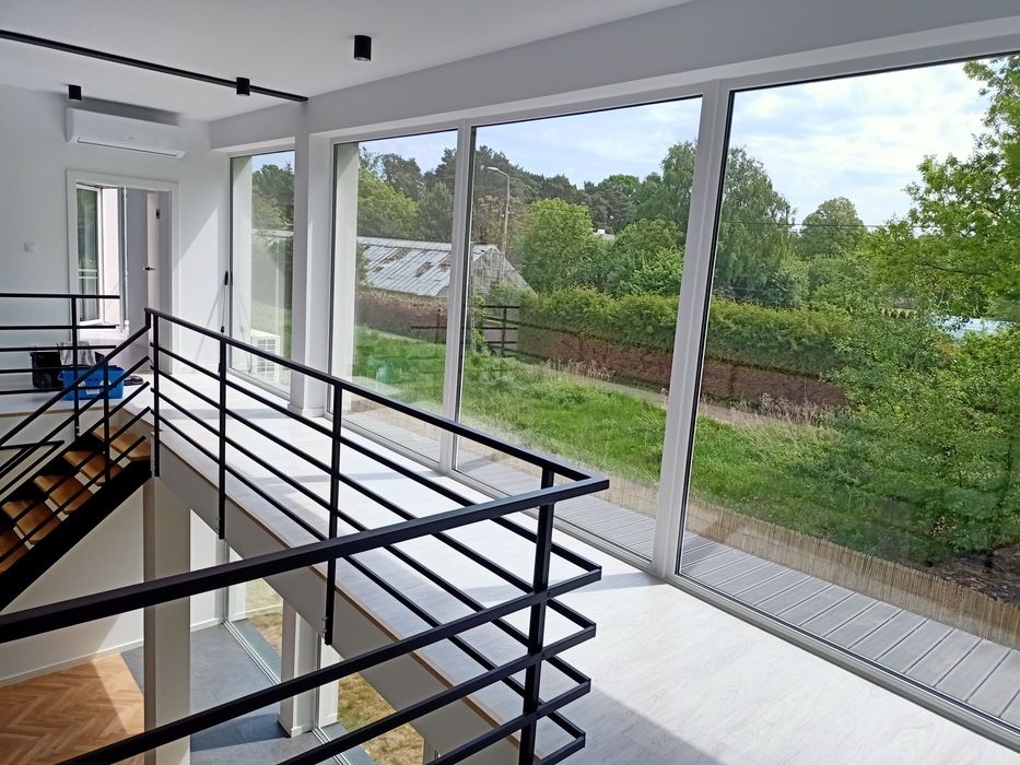 Mycie okien, przeszkleń, paneli fotowoltaicznych wodą demineralizowaną