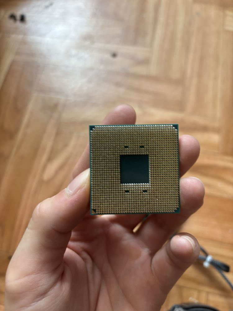 Процесор Ryzen 3 1200 3.1 разом з кулером