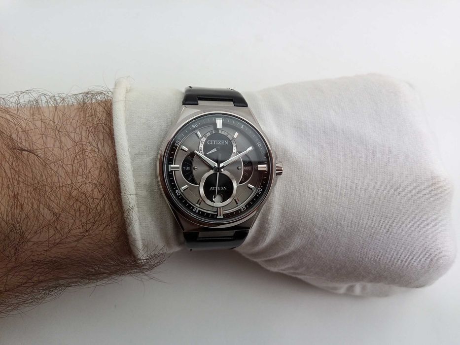 Титановый лунник- часы Citizen Eco-Drive BU0060-09H сапфир, Japan Made