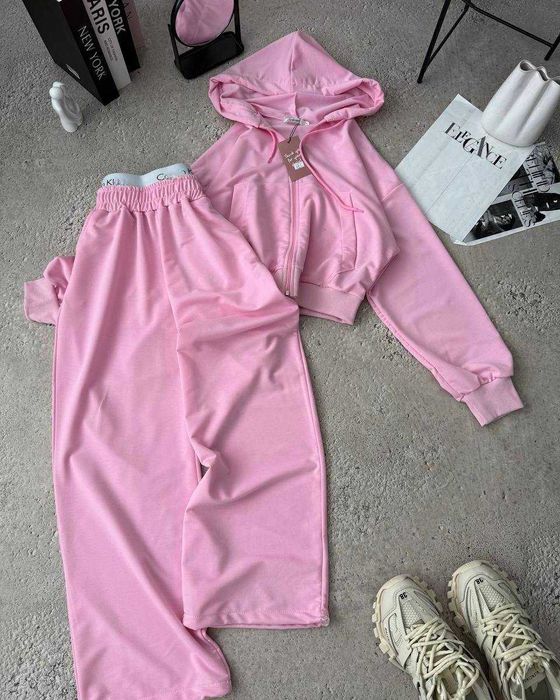 Спортивний жіночих костюм на флісі і з імітацією білизни