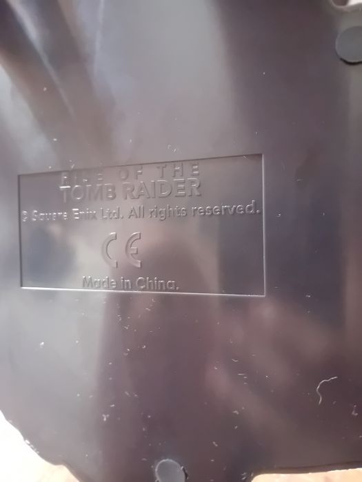 Estátua Lara Croft, edição de colecionador ps4 (sem caixa)