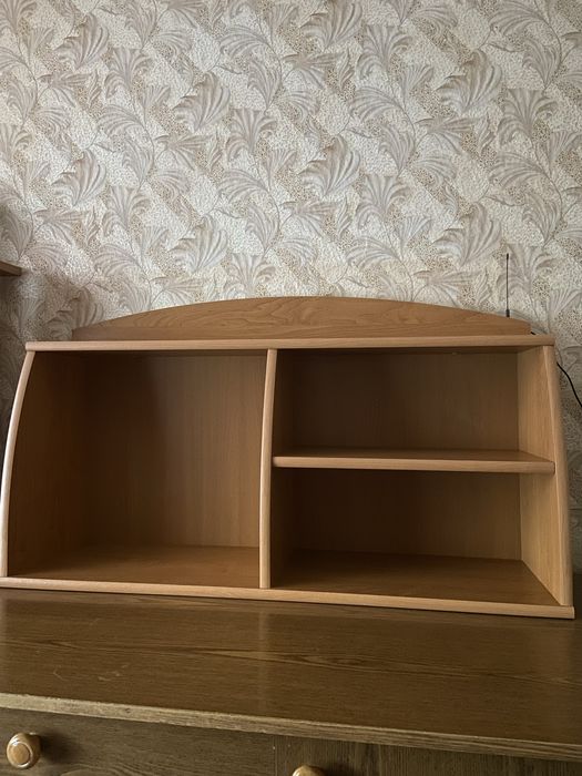 Полка для книг настенная