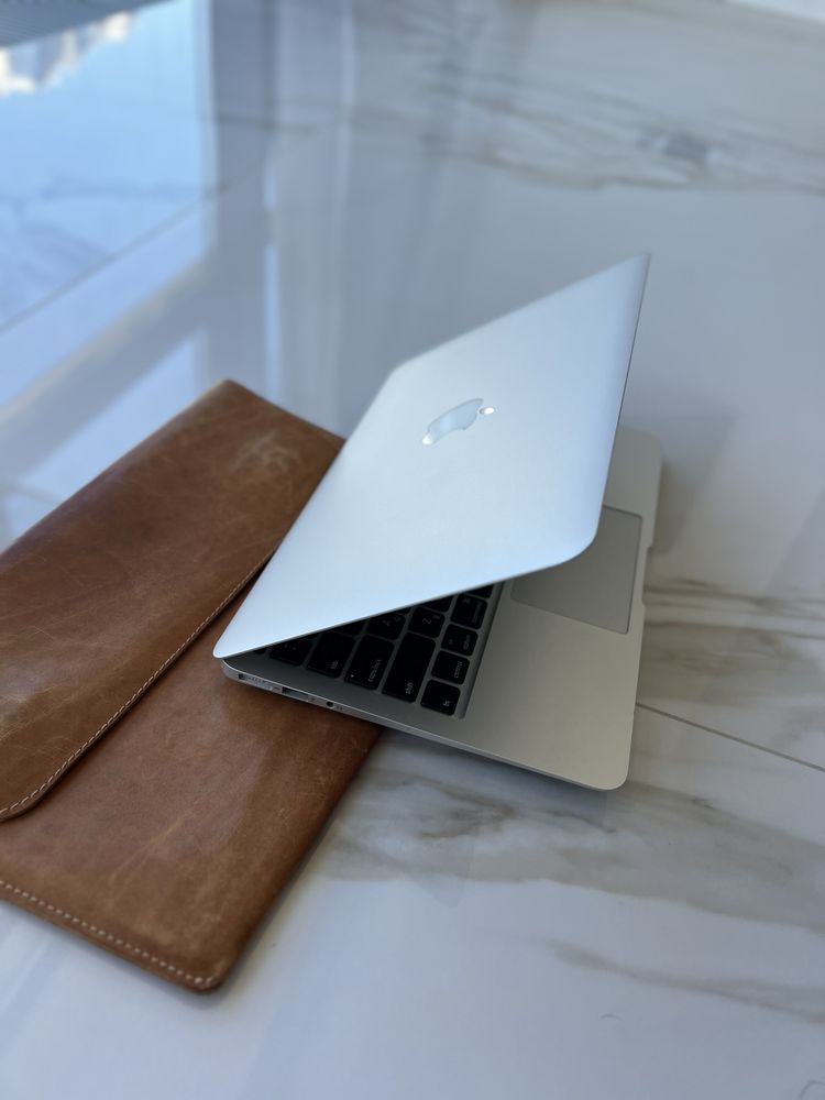 MacBook Air (11-inch, Mid 2013)