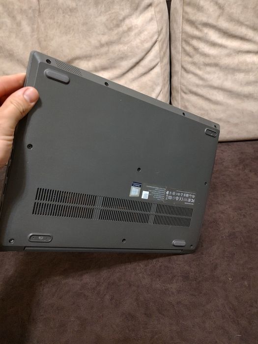 Ноутбук Lenovo V 14- IKB / RAM 8 ГБ / SSD 256 /Intel Core i3-8130U